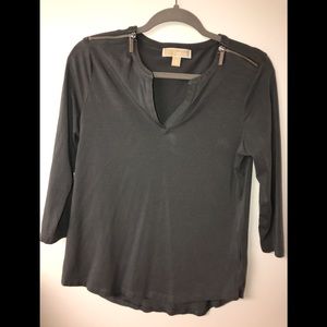 Women’s Michael Kors v-neck top